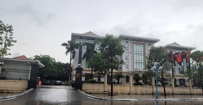 Cán bộ Văn phòng đăng ký quyền sử dụng đất TP Hạ Long bị tố nhận mấy chục triệu đồng để 